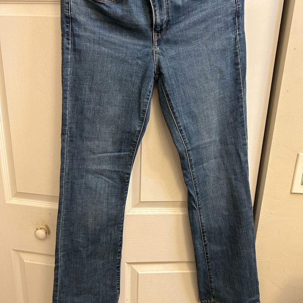 Women’s Levi jeans